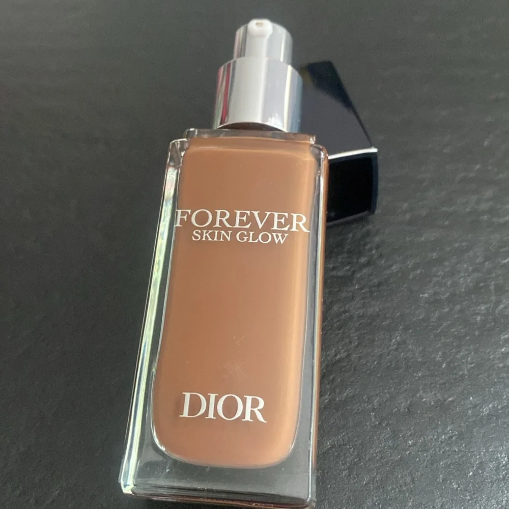 Dior Forever Skin Glow Radiant Foundation -24h Wear and Hydration, 7N‎ NWOB